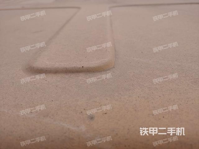 驾驶室正侧(驾驶室部分) 驾驶室正侧(驾驶室部分)