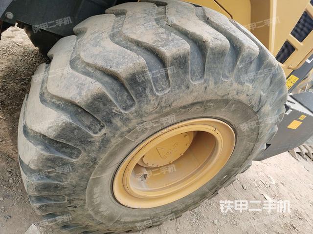 右后轮(行走机构) 右后轮(行走机构)