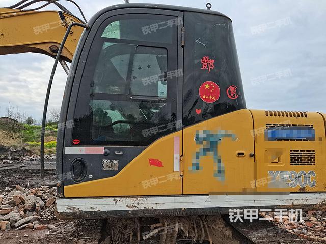  驾驶室正侧（驾驶室部分）