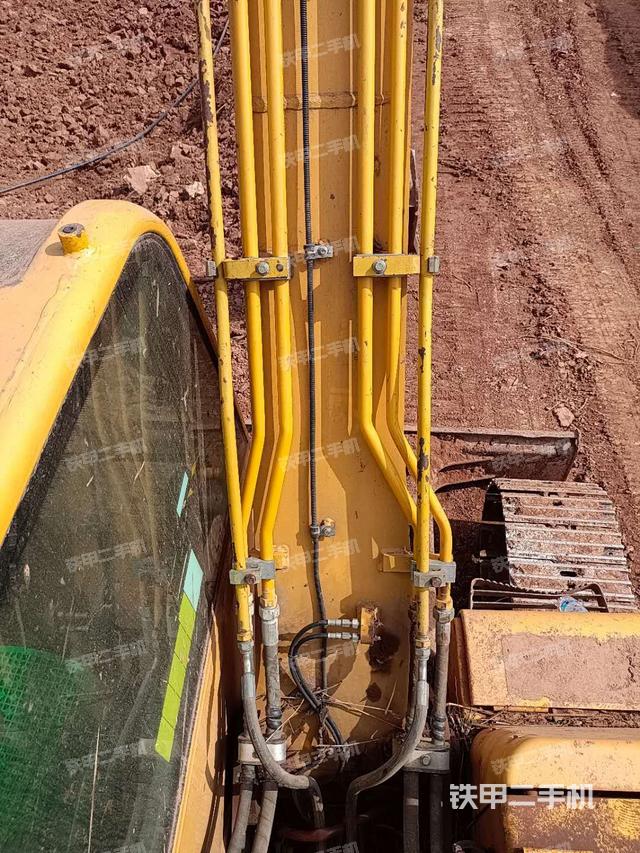 大臂背部俯视（工作和回转装置）