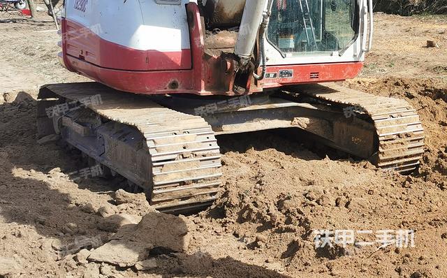 转盘和下车架正前(工作和回转装置) 转盘和下车架正前(工作和回转装置)