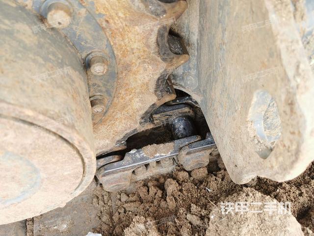 左侧行走马达盖板(行走机构) 左侧行走马达盖板(行走机构)