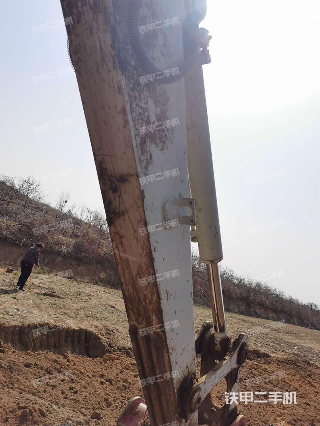 小臂整体右前(工作和回转装置) 小臂整体右前(工作和回转装置)