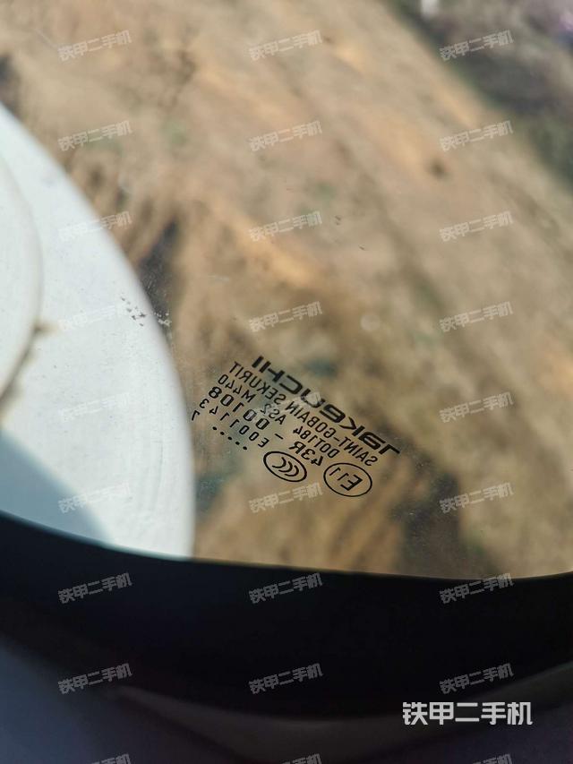 后窗玻璃角标(驾驶室部分) 后窗玻璃角标(驾驶室部分)