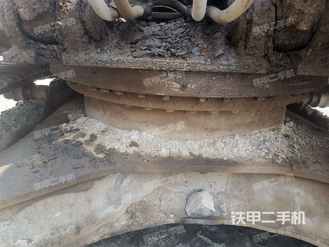 转盘和下车架正前（工作和回转装置）