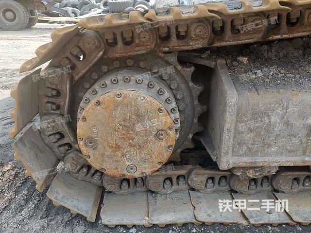 右驱动轮（行走机构）