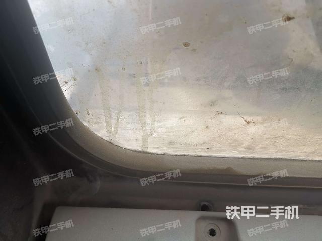 后窗玻璃角标（驾驶室部分）