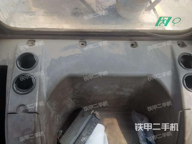 座椅后部（驾驶室部分）