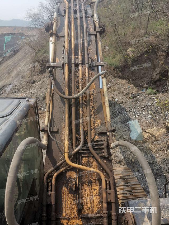 大臂背部俯视（工作和回转装置）