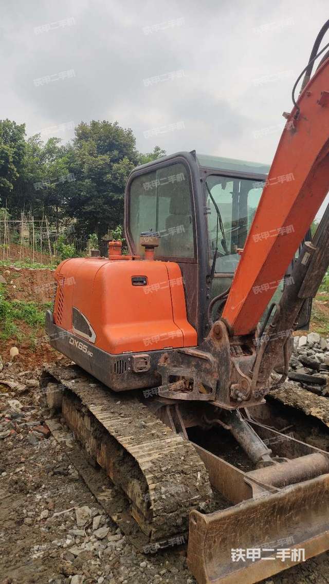 成都市二手斗山dx55-9c挖掘机-右前45实拍图-162