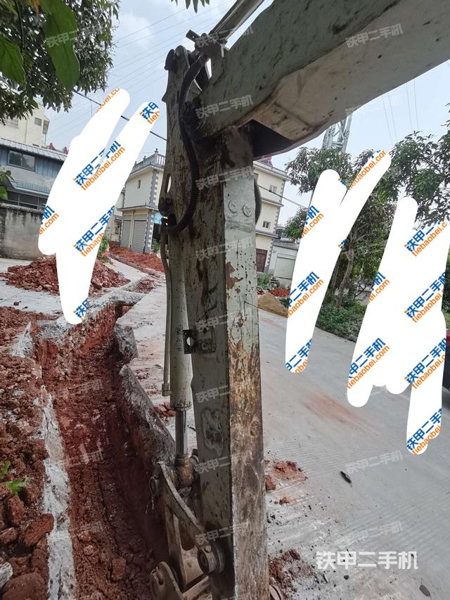 小臂整体左后(工作和回转装置) 小臂整体左后(工作和回转装置)