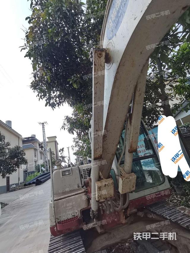 转盘和下车架正前(工作和回转装置) 转盘和下车架正前(工作和回转装置)