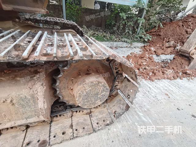 左驱动轮(行走机构) 左驱动轮(行走机构)