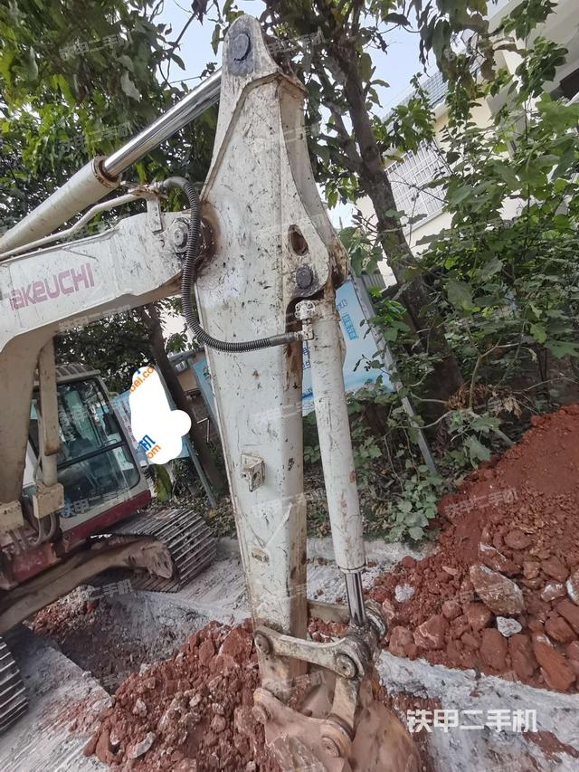 小臂整体右前(工作和回转装置) 小臂整体右前(工作和回转装置)