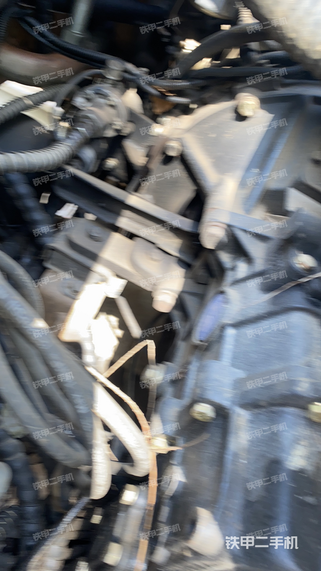 回转马达和主控阀（整机外观）