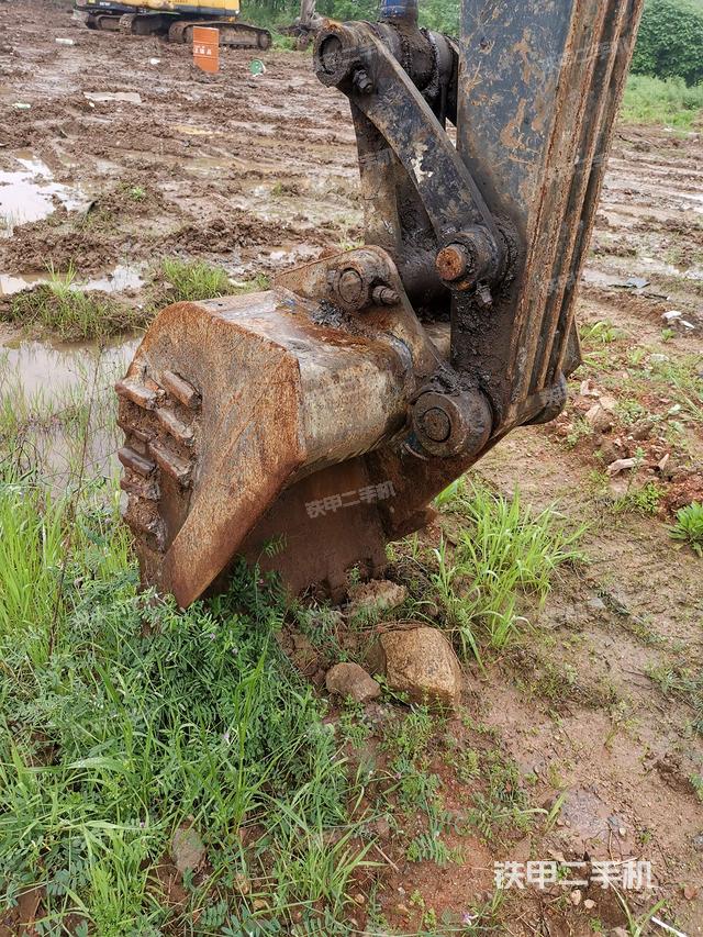 铲斗右后整体（工作和回转装置）