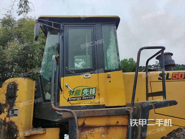 驾驶室正侧(驾驶室部分) 驾驶室正侧(驾驶室部分)