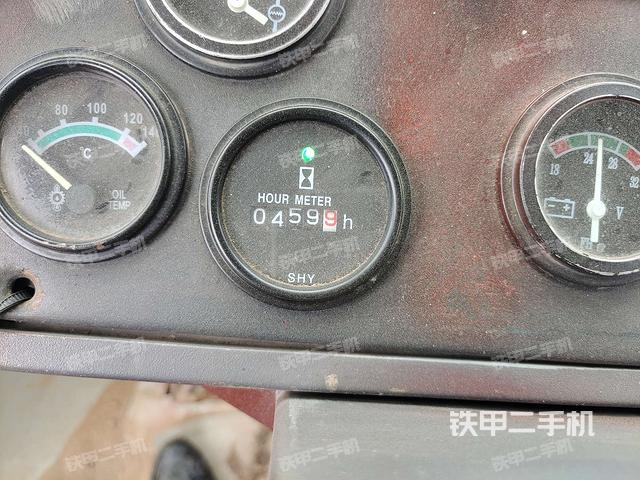 小时表里程数(驾驶室部分) 小时表里程数(驾驶室部分)