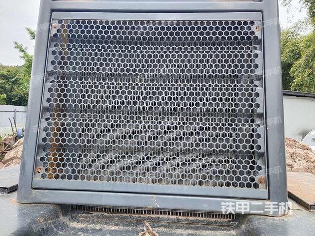 散热器正面(动力系统) 散热器正面(动力系统)