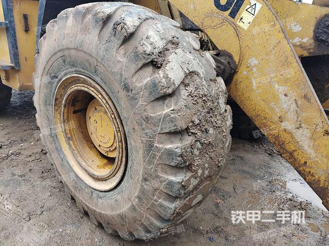 左前轮(行走机构) 左前轮(行走机构)