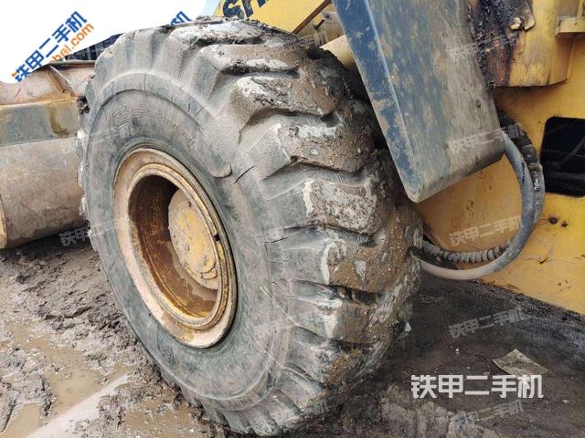 右前轮(行走机构) 右前轮(行走机构)