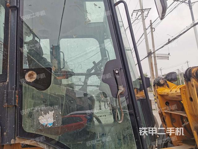 驾驶室正侧（驾驶室部分）