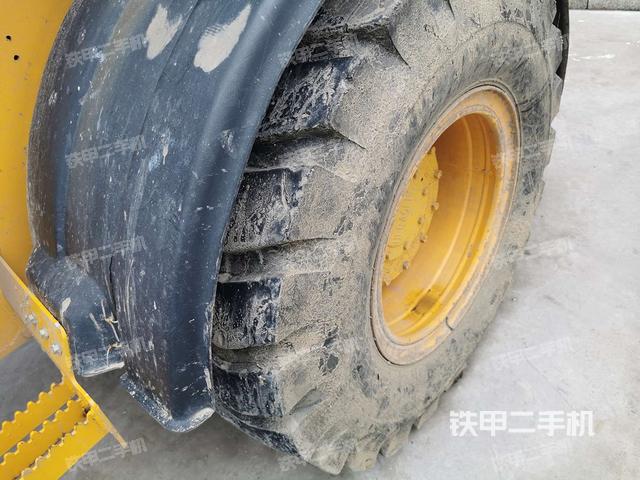 左后轮（行走机构）