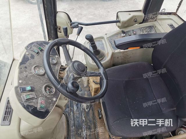 驾驶室内部（驾驶室部分）