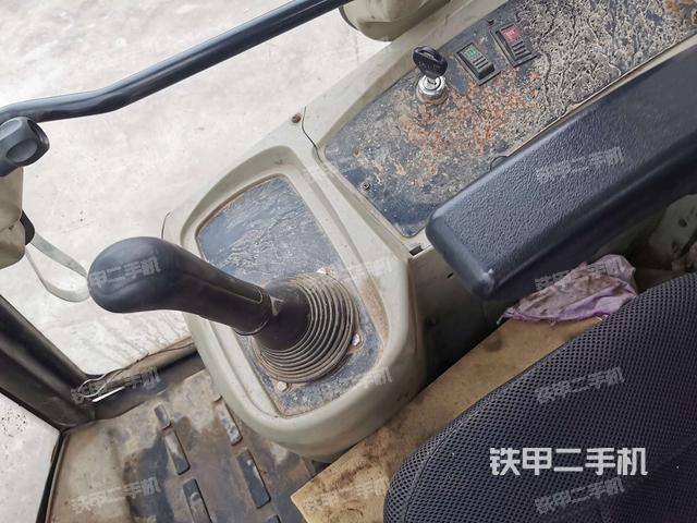 操作杆  档位（驾驶室部分）