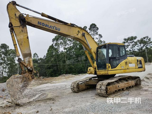 小松PC200-7挖掘机