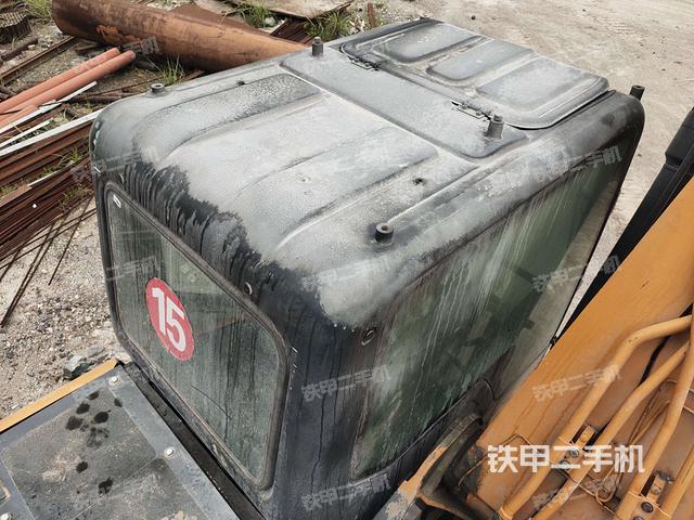 驾驶室顶部俯视(上车部件) 驾驶室顶部俯视(上车部件)