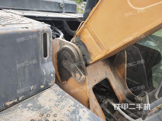 大臂根部 斜视(工作和回转装置) 大臂根部 斜视(工作和回转装置)