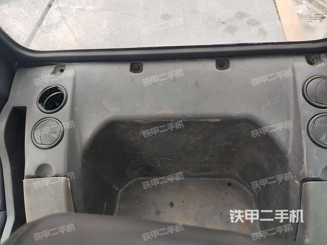 座椅后部(驾驶室部分) 座椅后部(驾驶室部分)