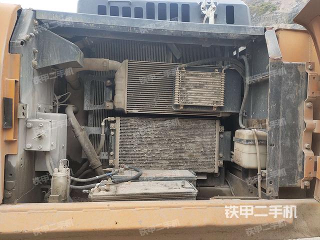 散热器正面(大件舱室) 散热器正面(大件舱室)
