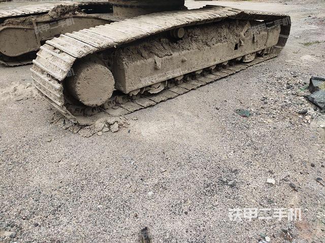 左侧履带整体 (行走机构) 左侧履带整体 (行走机构)