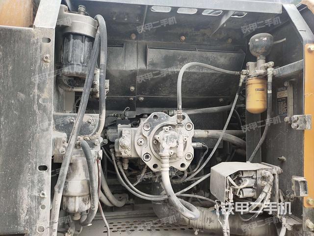 液压泵斜45 左(大件舱室) 液压泵斜45 左(大件舱室)