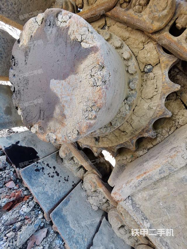 右驱动轮（行走机构）