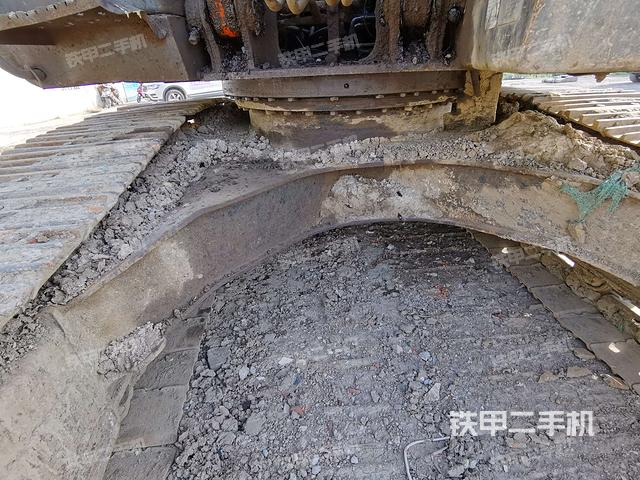 转盘和下车架正前（工作和回转装置）