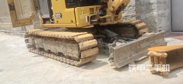 單側(cè)履帶整體（整機(jī)外觀）