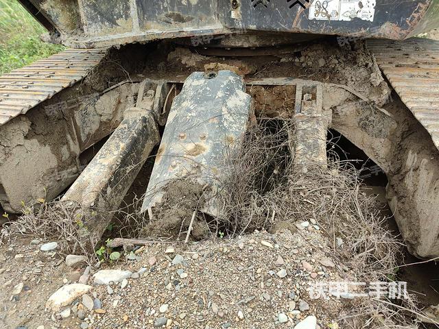 转盘和下车架正前（工作和回转装置）