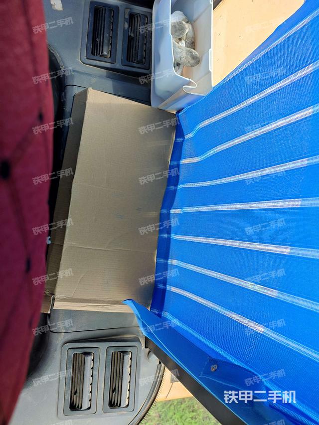 座椅后部（驾驶室部分）