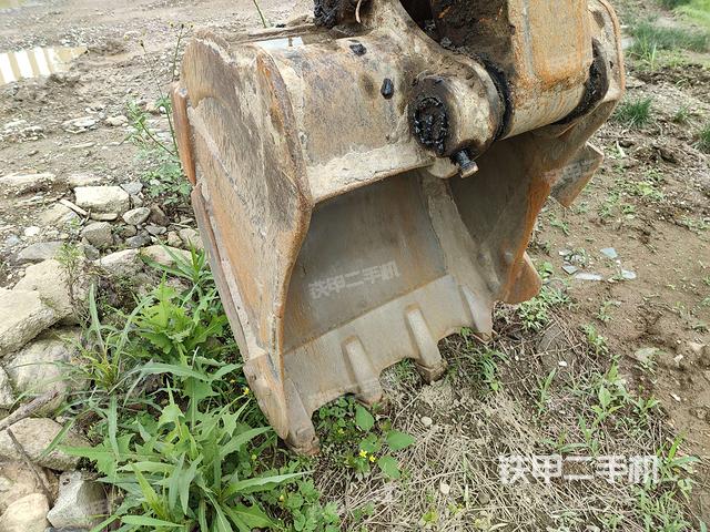 铲斗右后整体（工作和回转装置）