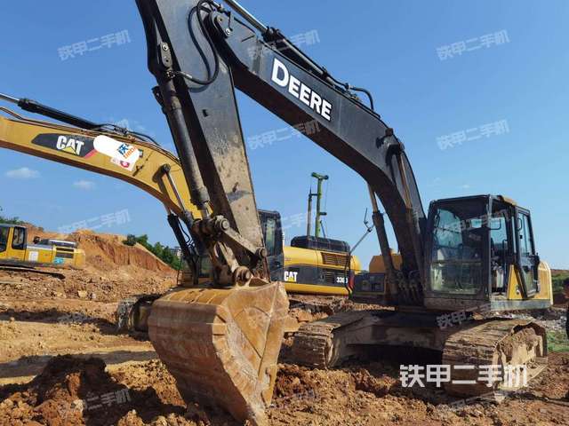 约翰迪尔E210LC挖掘机