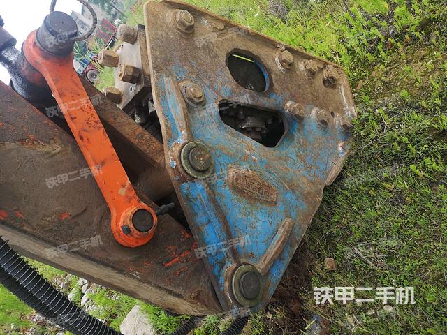 铲斗45度(工作和回转装置) 铲斗45度(工作和回转装置)