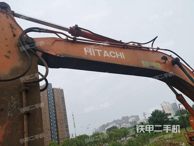 大臂整体 右侧(工作和回转装置) 大臂整体 右侧(工作和回转装置)