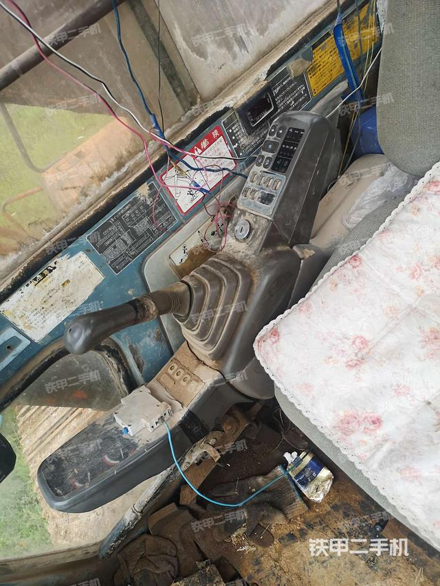 显示屏 (驾驶室部分) 显示屏 (驾驶室部分)