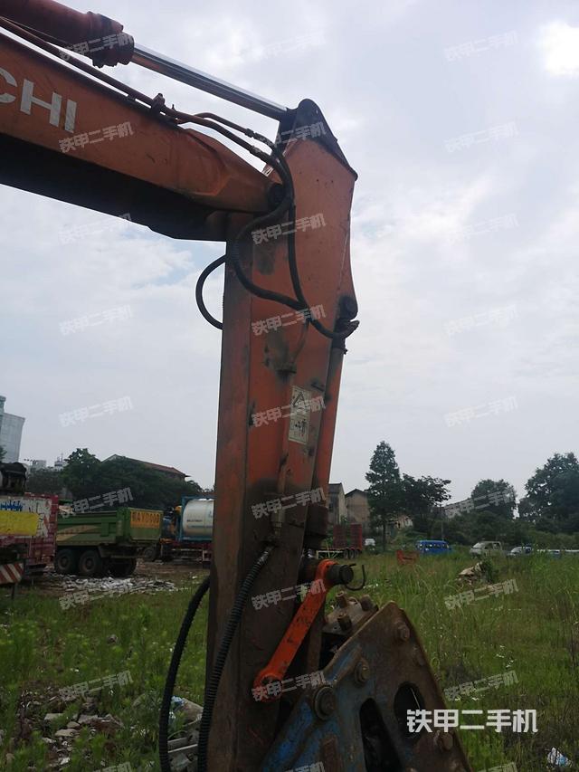 小臂整体右前(工作和回转装置) 小臂整体右前(工作和回转装置)