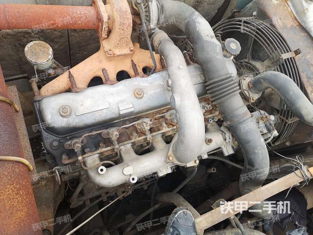 气门室盖螺丝特写(上车部件) 气门室盖螺丝特写(上车部件)