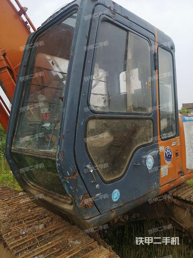 驾驶室左前45度(驾驶室部分) 驾驶室左前45度(驾驶室部分)