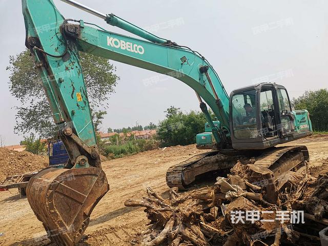神钢SK260LC-8挖掘机
